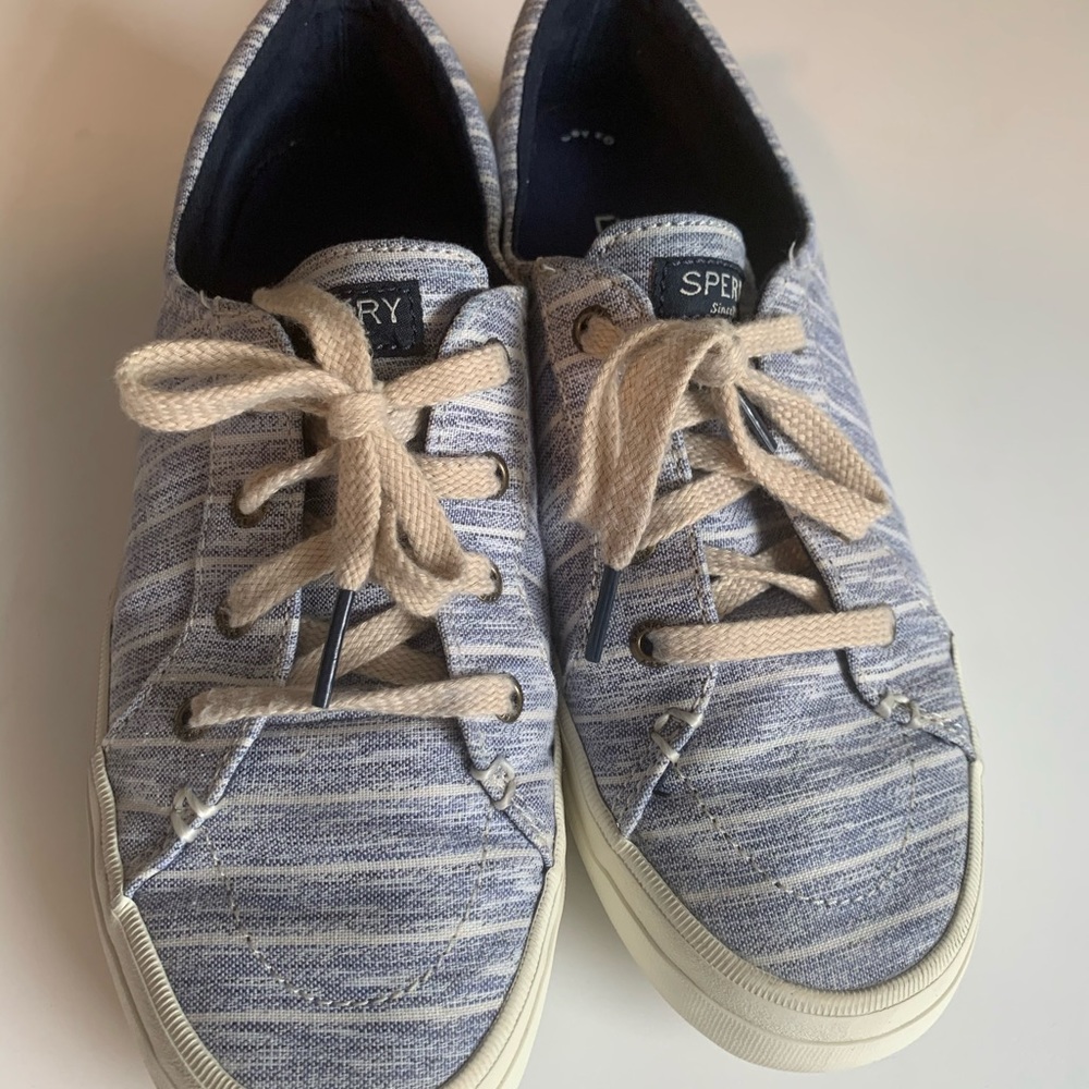 Sperry tennis shoes